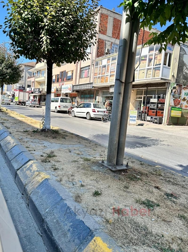 Akyazı halkı bu güzelliği hak etmiyor mu