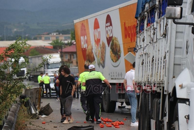 Tır içerisinde sıkışan anne ile çocuğunu itfaiye kurtardı