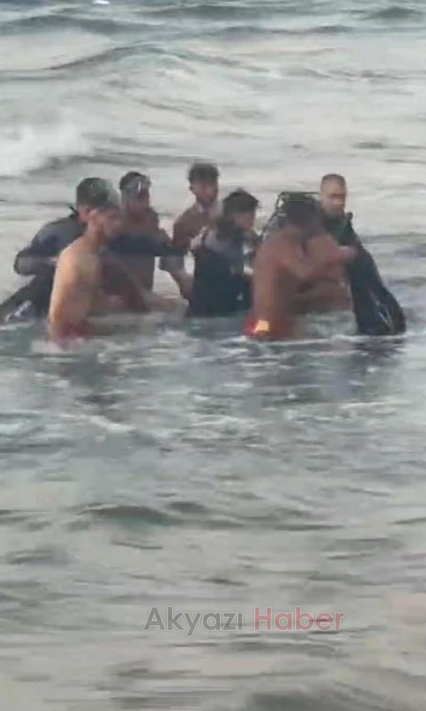 Karasu sahilinde iki kişi boğularak hayatını kaybetti