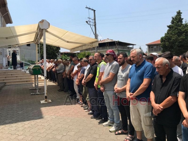 Kazada ölen 17 yaşındaki genç, son yolculuğuna uğurlandı