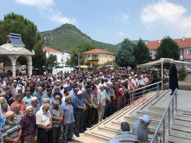 Kazada ölen 17 yaşındaki genç, son yolculuğuna uğurlandı