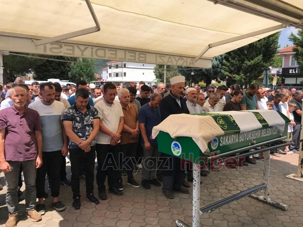 Kazada ölen 17 yaşındaki genç, son yolculuğuna uğurlandı