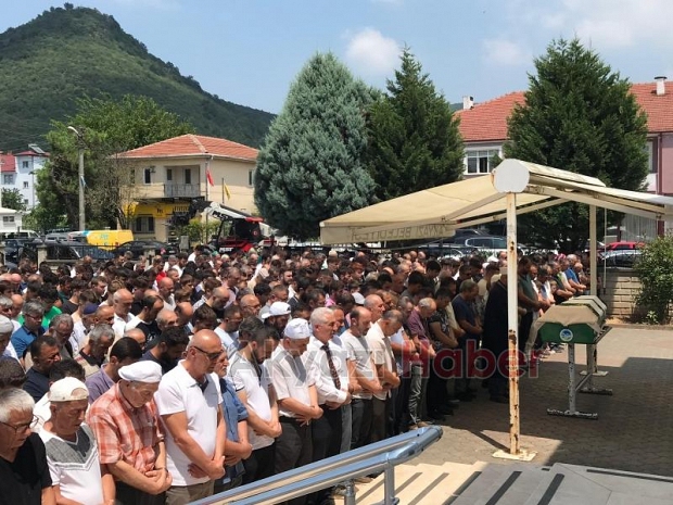 Kazada ölen 17 yaşındaki genç, son yolculuğuna uğurlandı