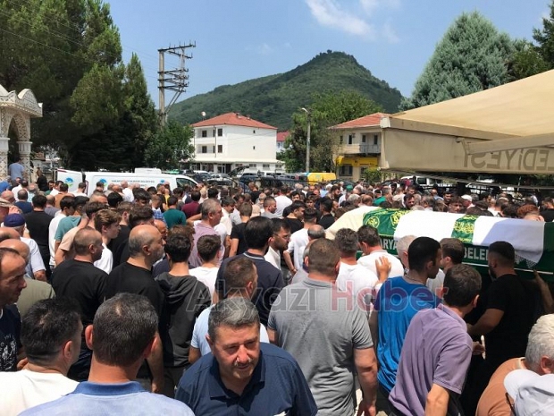 Kazada ölen 17 yaşındaki genç, son yolculuğuna uğurlandı