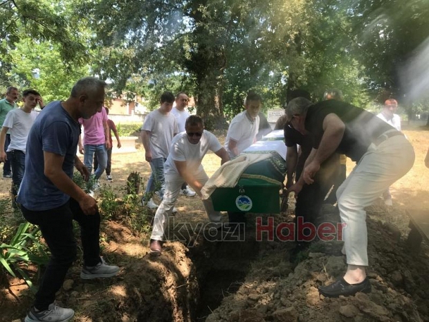 Kazada ölen 17 yaşındaki genç, son yolculuğuna uğurlandı