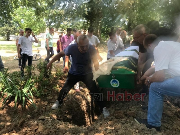 Kazada ölen 17 yaşındaki genç, son yolculuğuna uğurlandı