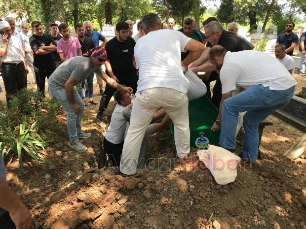 Kazada ölen 17 yaşındaki genç, son yolculuğuna uğurlandı