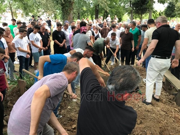 Kazada ölen 17 yaşındaki genç, son yolculuğuna uğurlandı