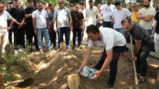 Kazada ölen 17 yaşındaki genç, son yolculuğuna uğurlandı