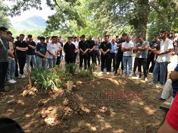 Kazada ölen 17 yaşındaki genç, son yolculuğuna uğurlandı