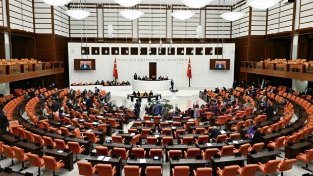 Başıboş sokak köpeklerine ilişkin teklif TBMM'ye sunuldu