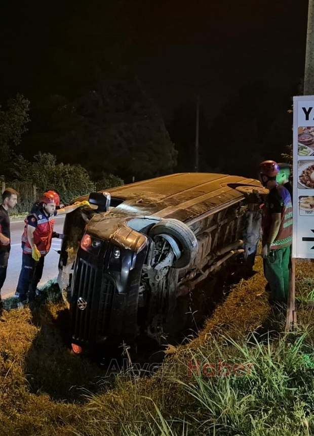 VİP minibüs kanala devrildi