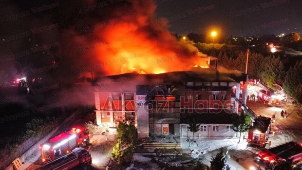 Kozmetik fabrikası yangında kül oldu