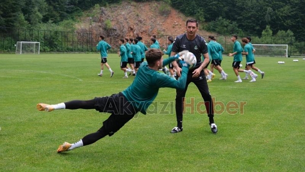 Sakaryaspor ikinci etap için Kartepe'de