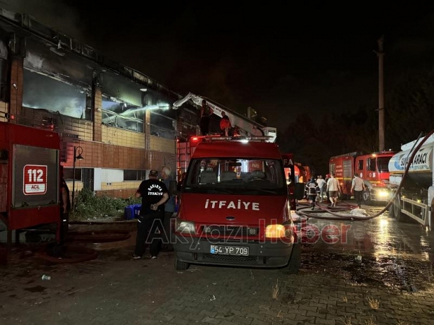 Kozmetik fabrikası yangınından fotoğraflar