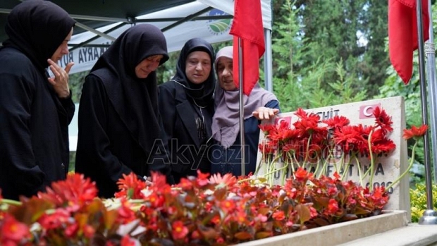 15 Temmuz şehidi Gökbayrak kabri başında anıldı