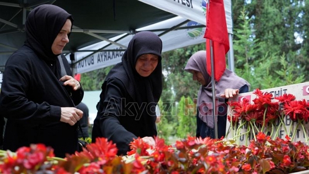15 Temmuz şehidi Gökbayrak kabri başında anıldı