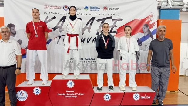 Akyazılı karateciler turnuvaya damga vurdu