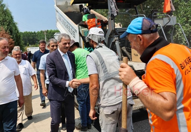 Başkan Alemdar, Akyazı'da asfalt çalışmalarını inceledi