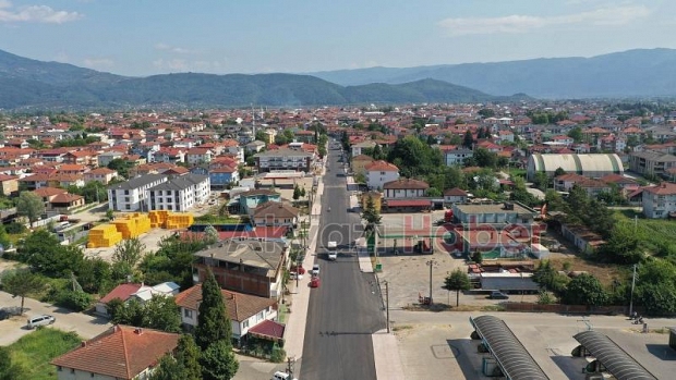 Başkan Alemdar, Akyazı'da asfalt çalışmalarını inceledi