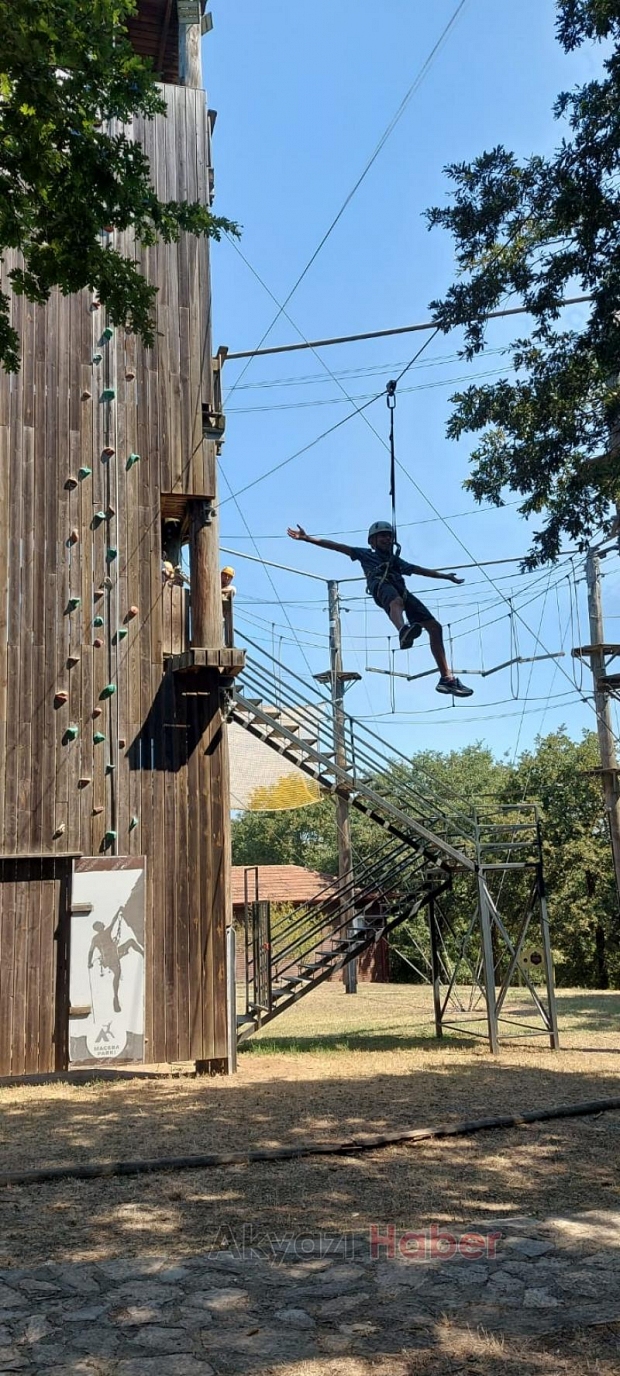 Yaz kurslarına katılan öğrenciler Macera Park'ta kamp yaptı