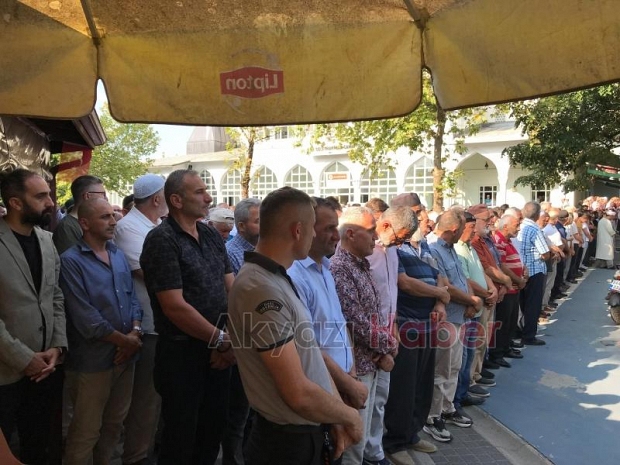 Hacer Kahveci Dualarla Defnedildi