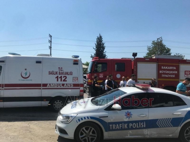 tır trafik ışıklarında duran araçlara çarptı 5 yaralı.