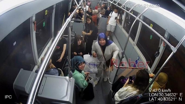 Büyükşehir otobüsünde hayat kurtaran seferberlik kamerada