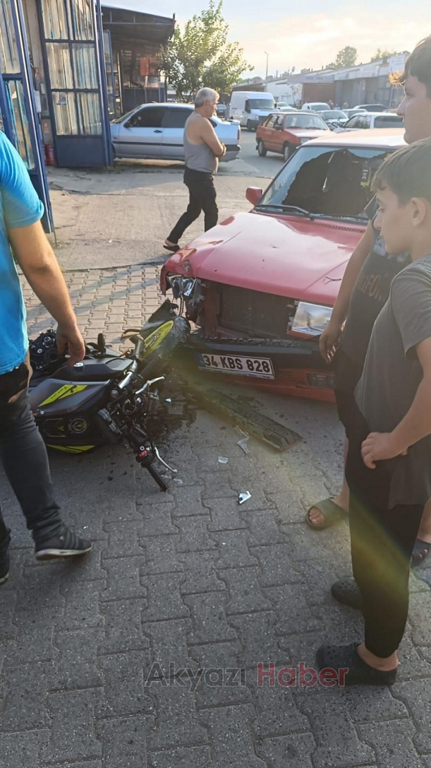 Otomobille çarpışan motosikletli yaralandı