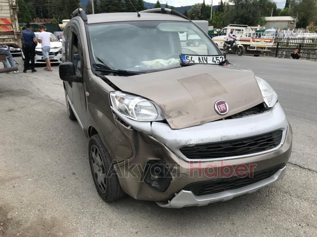 Caddede çarpıştılar 1 yaralı