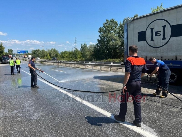 Yola dökülen asit ekipleri alarma geçirdi
