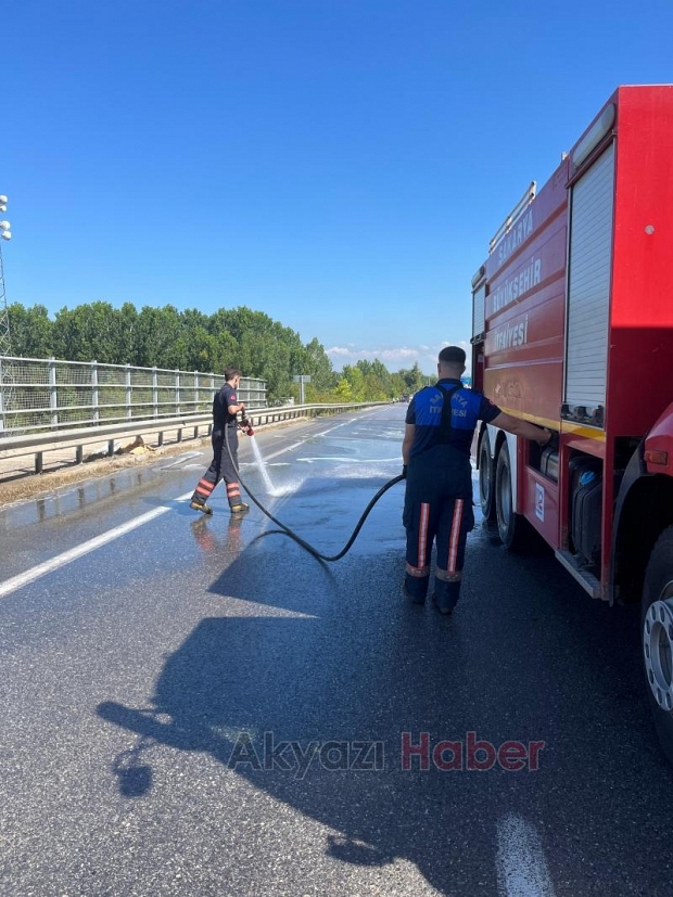 Yola dökülen asit ekipleri alarma geçirdi