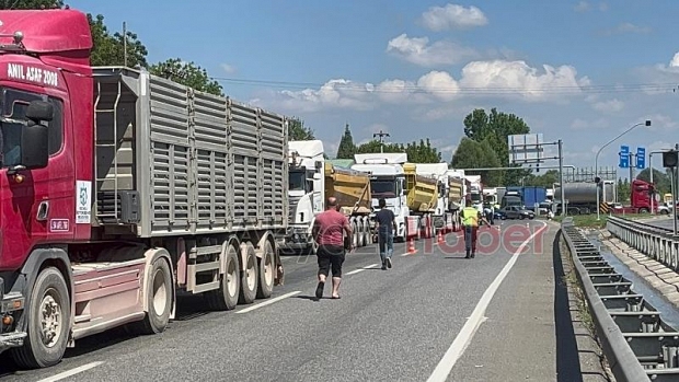 Yola dökülen asit ekipleri alarma geçirdi