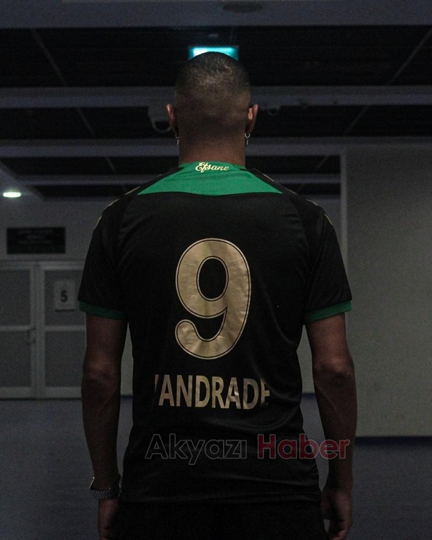 Sakaryaspor aradığı golcüyü buldu