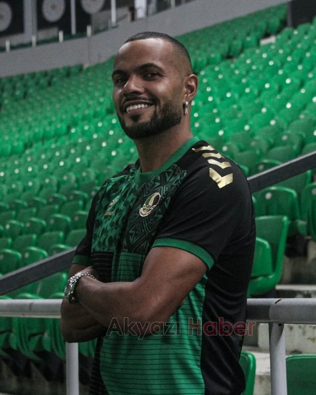 Sakaryaspor aradığı golcüyü buldu