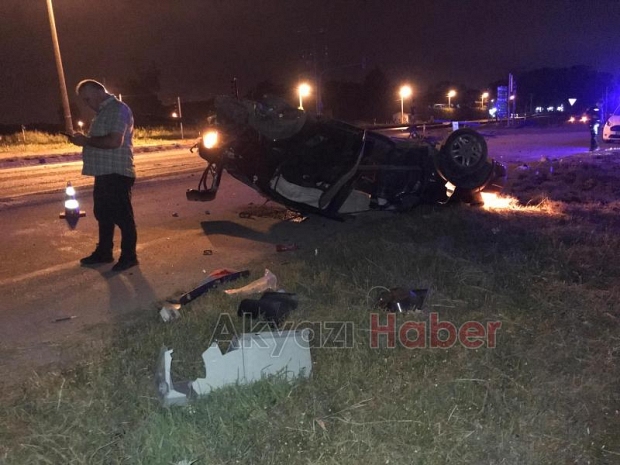 Trafik ışıklarına çarpıp takla attı