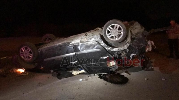 Trafik ışıklarına çarpıp takla attı