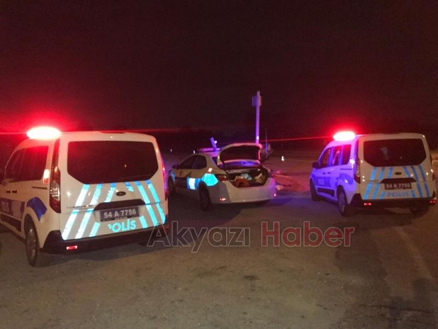 Trafik ışıklarına çarpıp takla attı