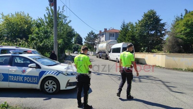 Akyazı'da kaza 2 yaralı