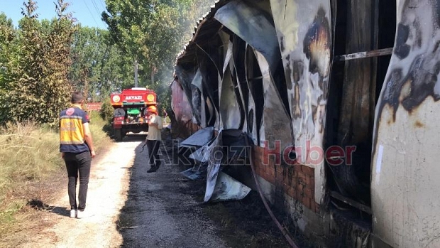 Akyazı'da ahşap atölyesinde yangın