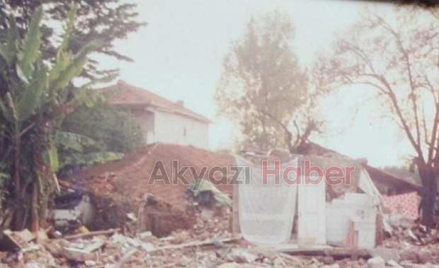 17 Ağustos 1999 Depremi'nde Akyazı'daki yıkımdan fotoğraflar