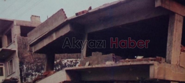 17 Ağustos 1999 Depremi'nde Akyazı'daki yıkımdan fotoğraflar