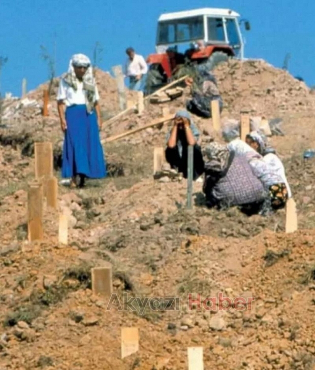 Sakarya'da 1999 Depremi'nin yol açtığı yıkımdan fotoğraflar