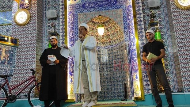 Yunus Emre Camii Kur'an Kursunda öğrenciler ödüllendirildi