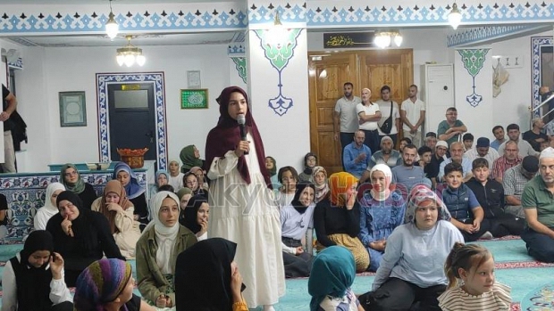 Yunus Emre Camii Kur'an Kursunda öğrenciler ödüllendirildi