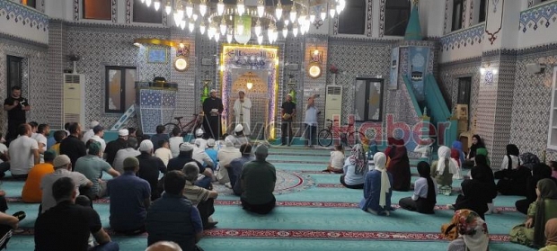 Yunus Emre Camii Kur'an Kursunda öğrenciler ödüllendirildi
