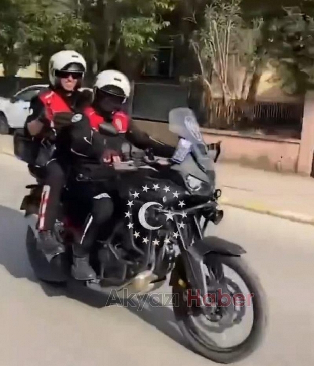 Polislerin bu görüntüsü gündem oldu
