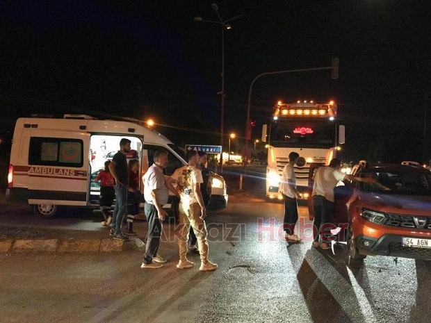 Otomobiller çarpıştı 2 yaralı