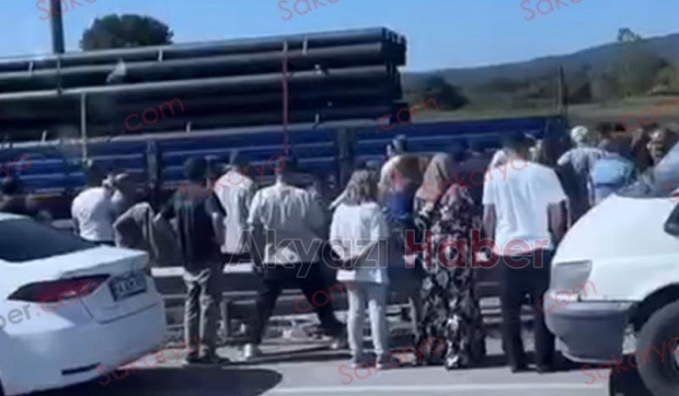 Tırın dorsesine ok gibi saplanan otomobilin sürücüsü öldü