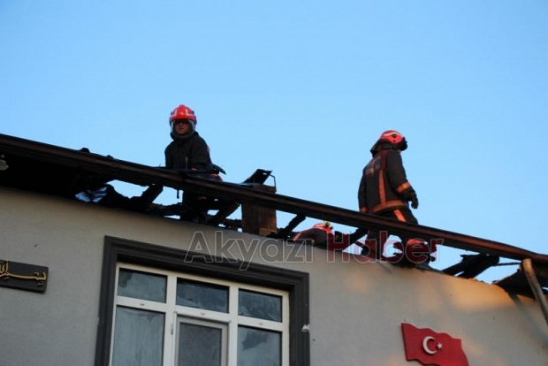 Karapürçek'te yangın